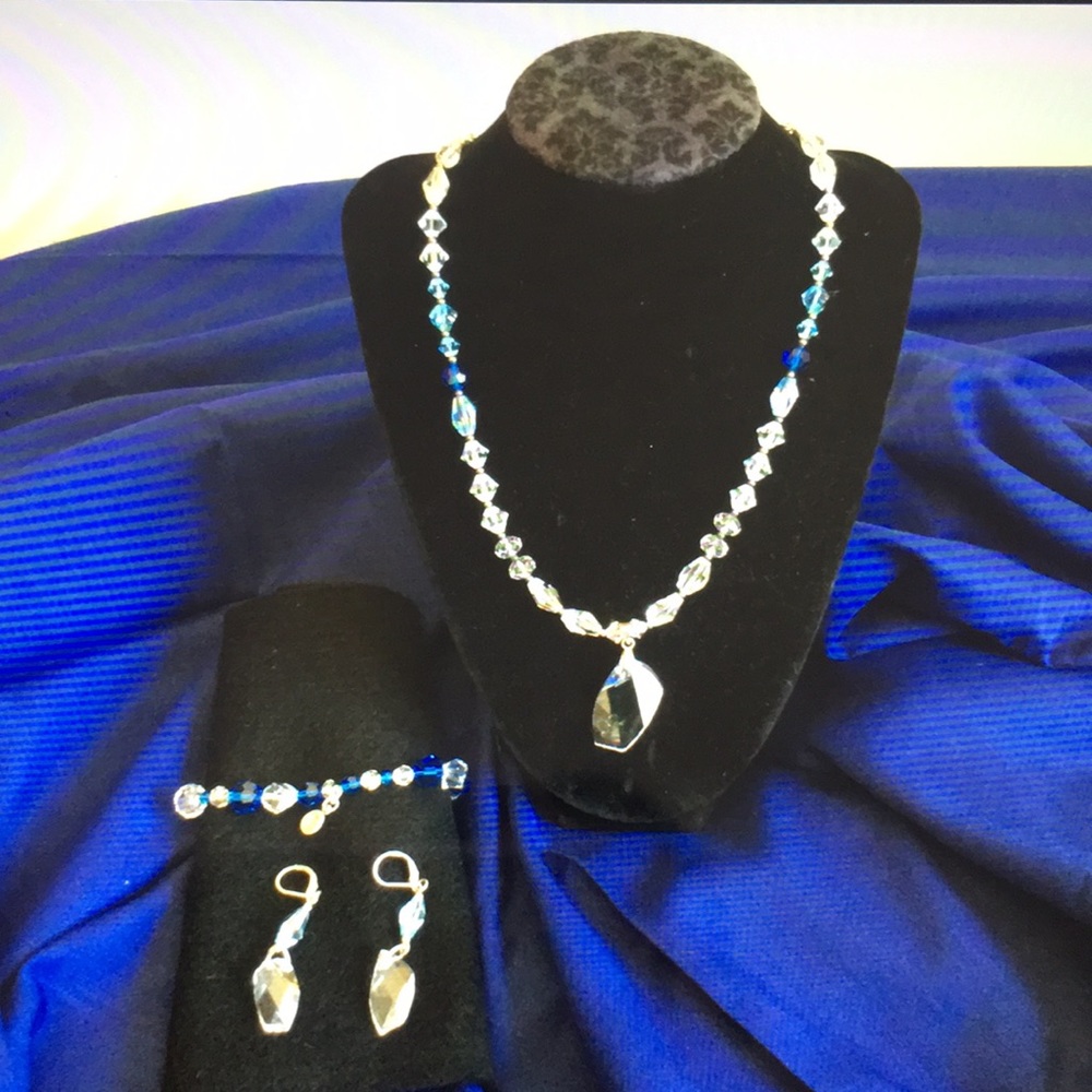 HandCrafted Blue & Silver Crystal 4 piece set Neck Wrist Ears Sparkling ✨Holiday